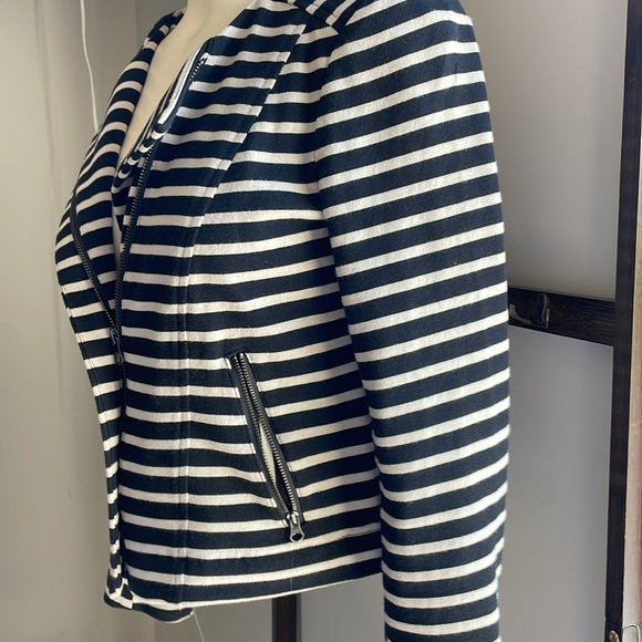 The Loft Striped 100% Cotton Petite asymmetrical zippered jacket . - Picture 4 of 9